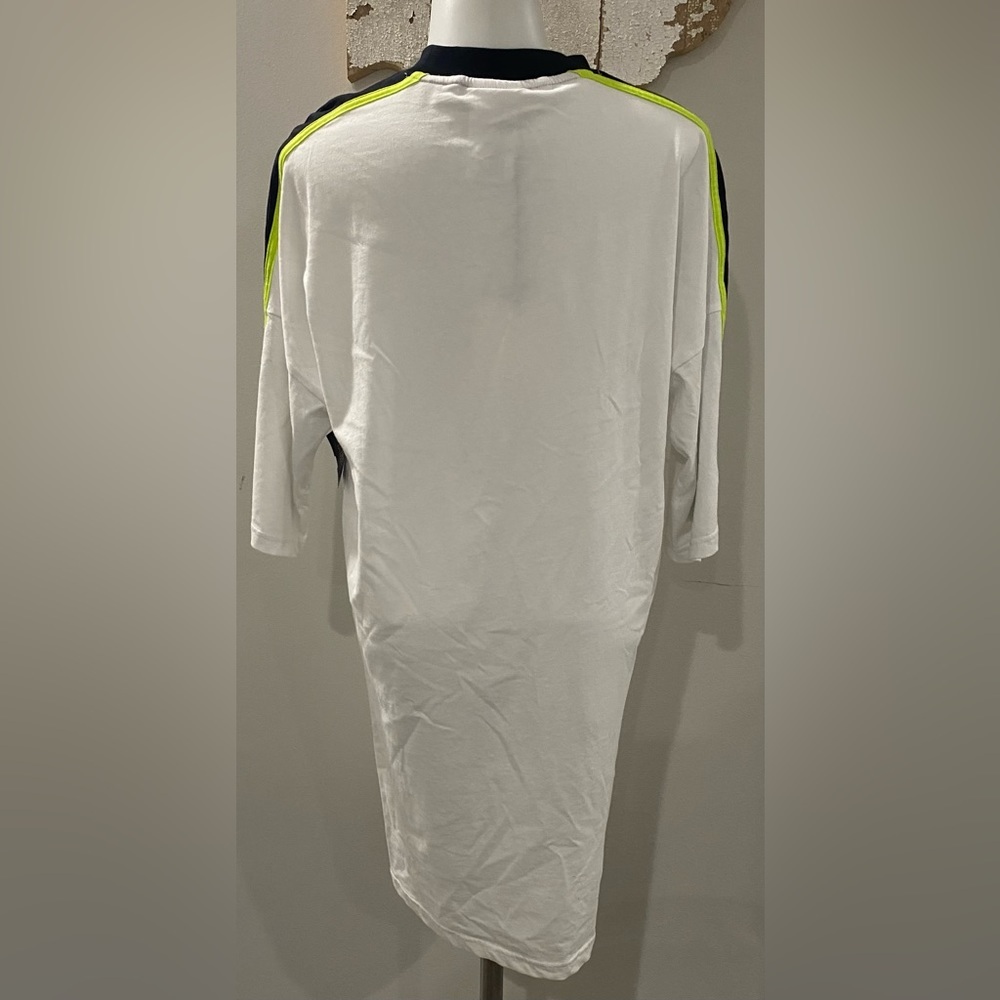 NWT! Ragged Jeans Tee‎ - Picture 4 of 5